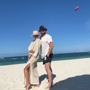 BOTEH Beautiful cover up /dress (size 2) US size - fits 4-6